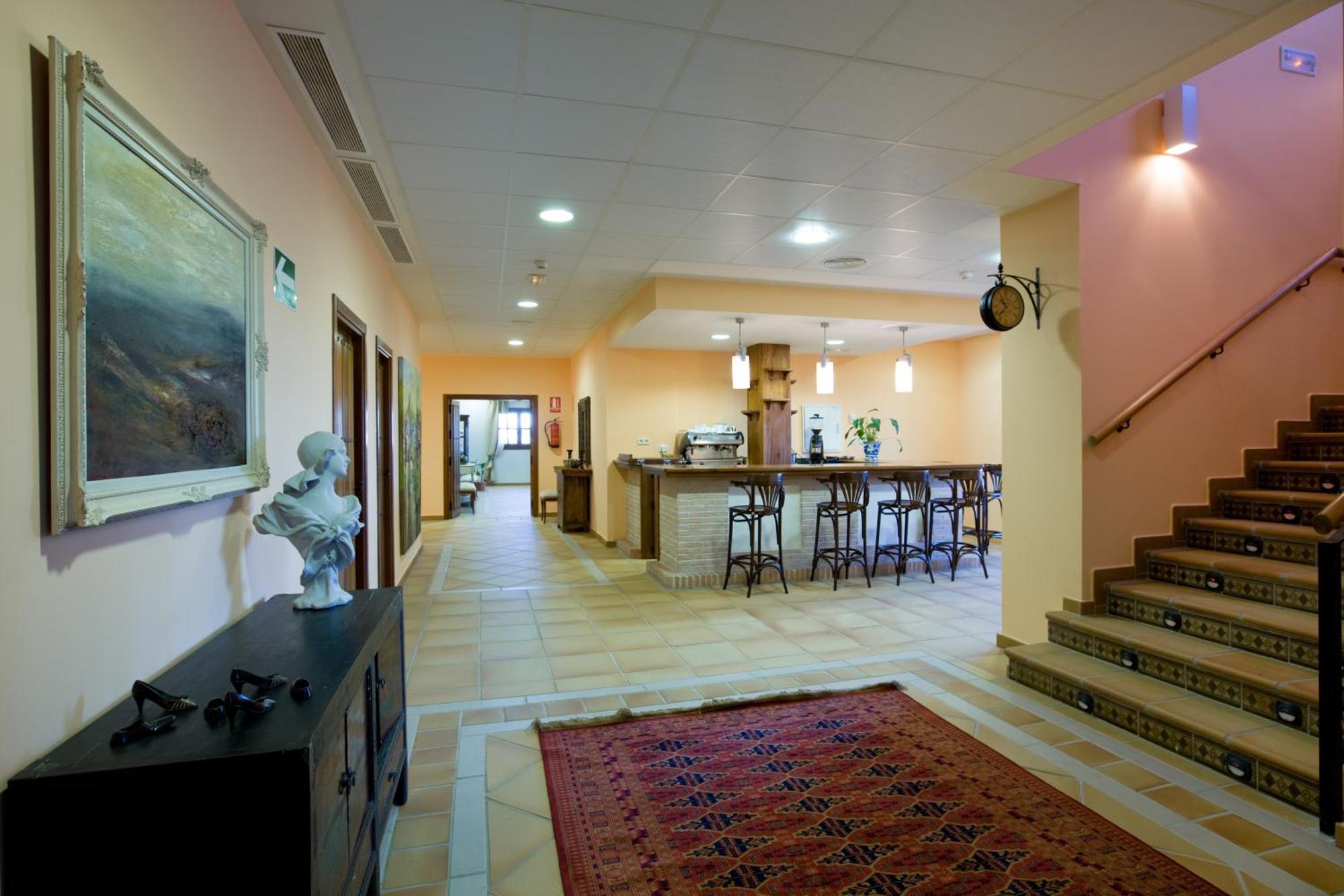 Bodegas Hacienda Albae Guest House Argamasilla De Alba Bagian luar foto