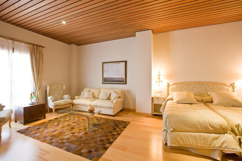 Bodegas Hacienda Albae Guest House Argamasilla De Alba Bagian luar foto