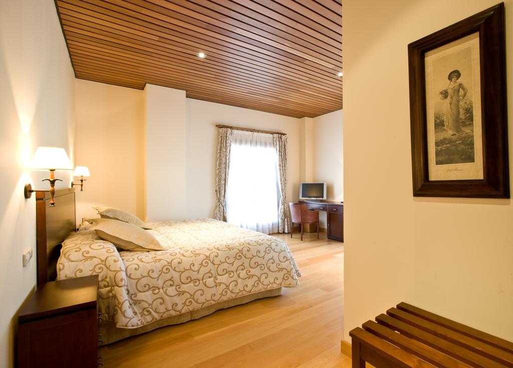 Bodegas Hacienda Albae Guest House Argamasilla De Alba Bagian luar foto